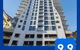 Brand New Luxury 1 Bed 2 Bath Apartment - Spa & Pool